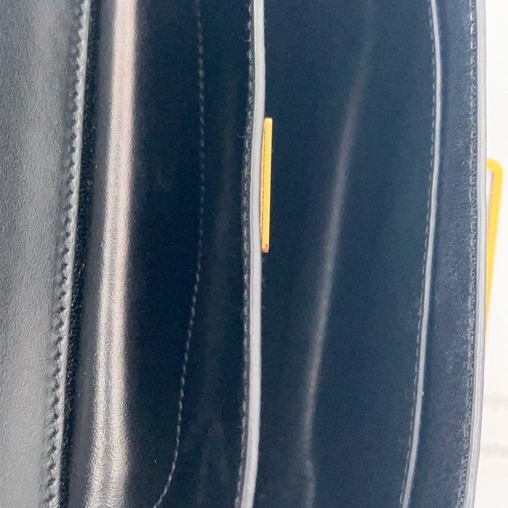 Beautiful Prada Cahier Bag w/ Prada dust-bag and Entrupy COA! Showstopper! ๐๐ค - Picture 13 of 17